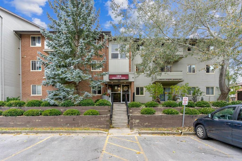 170186 Berkshire Drive 362388 Wonderland Rd S, London Apartment